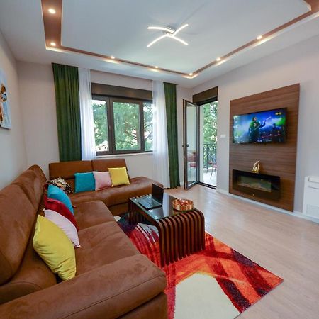 Pine 1 Apartment In The Center Trebinje Eksteriør billede