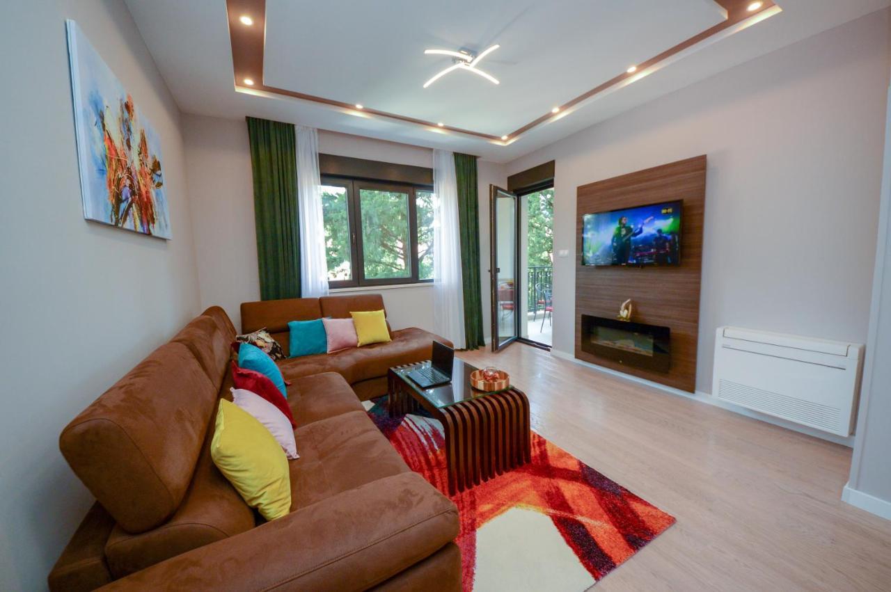 Pine 1 Apartment In The Center Trebinje Eksteriør billede